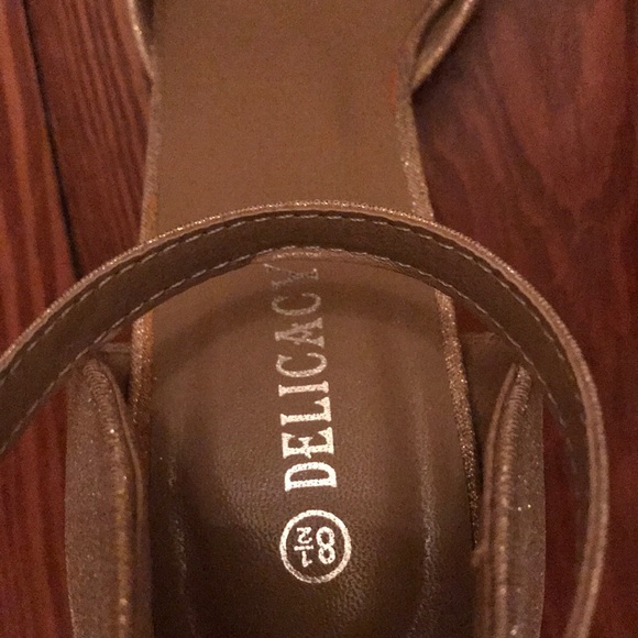 Almost new heels - Picture 4 of 5